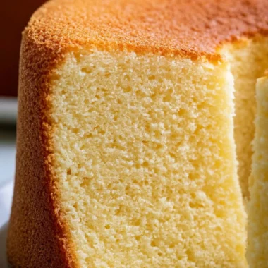 Homemade tall bizcochuelo with oil, fluffy and delicious dessert.